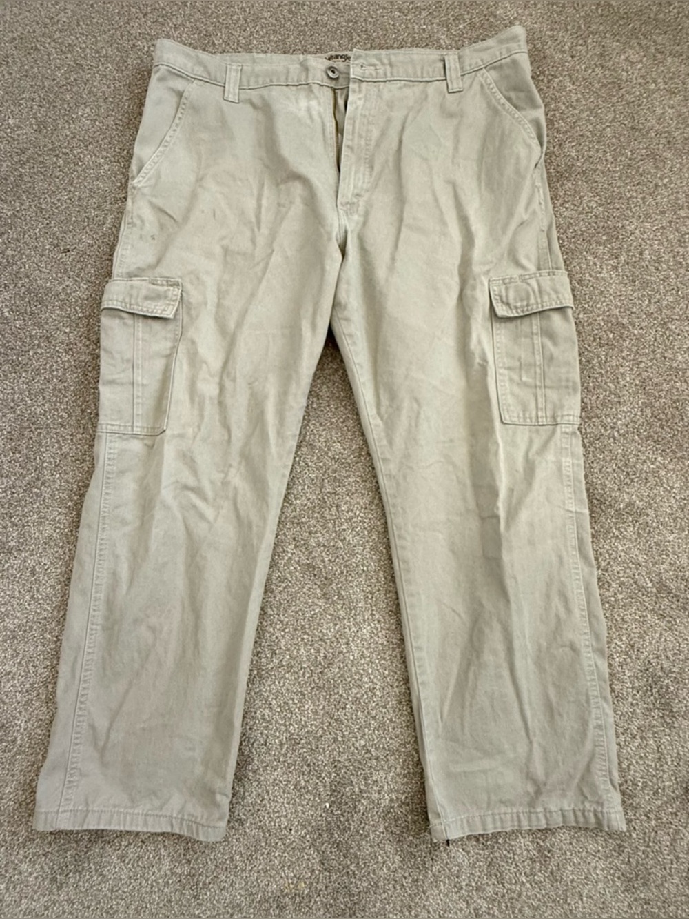 Wrangler Men's Cargo Pants
Beige Relaxed Fit Straight Leg
Outdoor 40 x 29